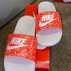 Nike slides